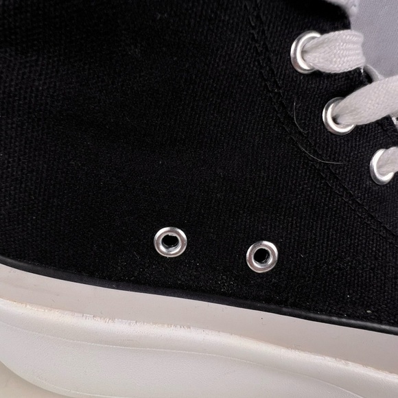 Madden Girl Winnona Platform Black and White Sneakers Size 7.5 - Picture 4 of 7